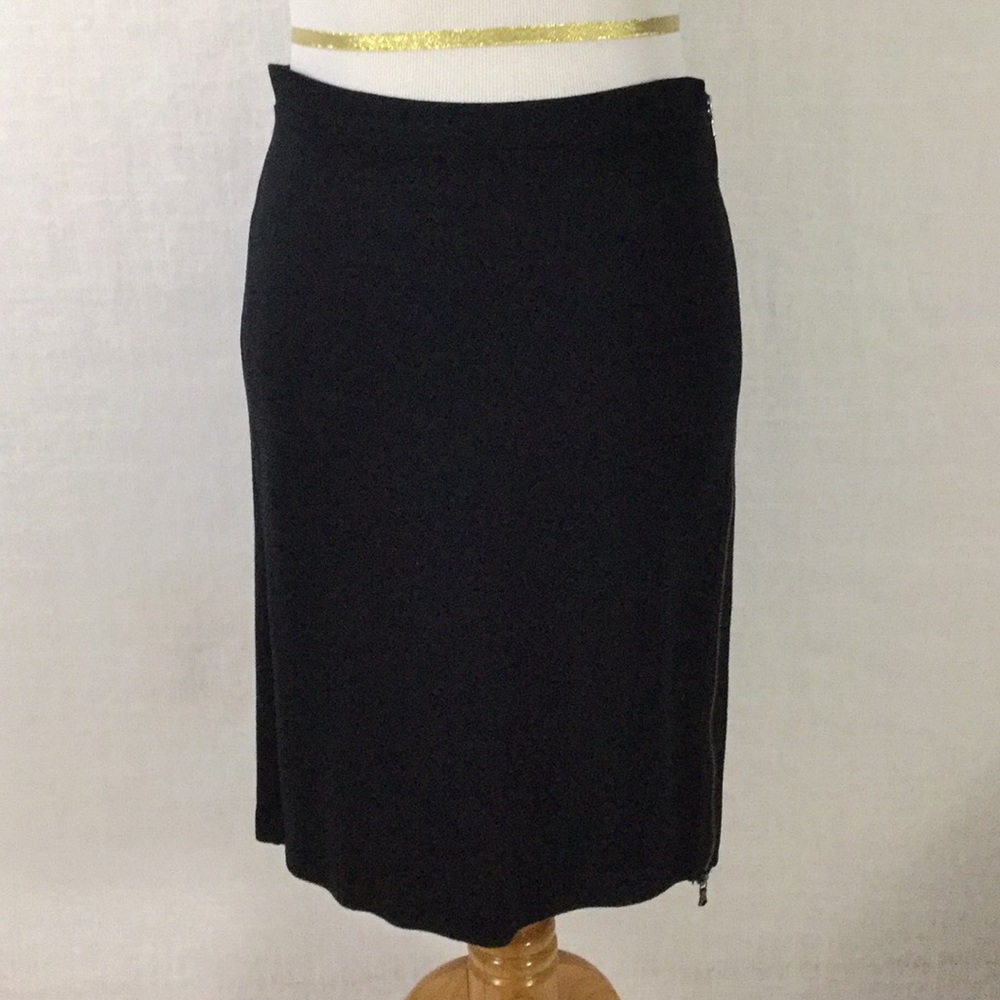 Gap Stretchy sexy black pencil skirt - full zip ๐ - Picture 2 of 7